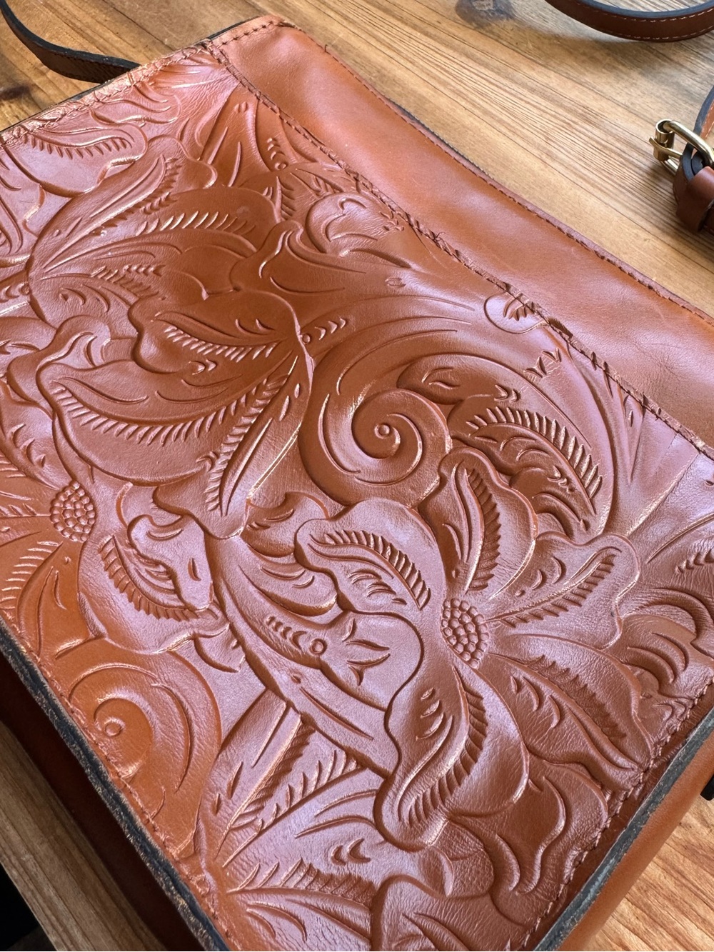 PATRICIA NASH EMBOSSED LEATHER PURSE ITALY - Picture 2 of 11